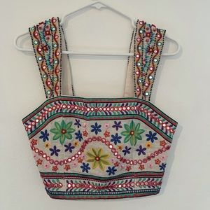 ✨NWT✨ Alice + Olivia embroidered crop top